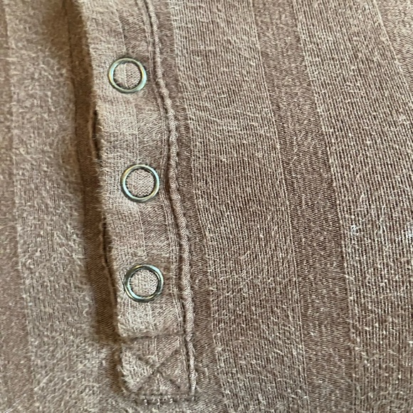 Brown long sleeve shirt - Picture 2 of 2